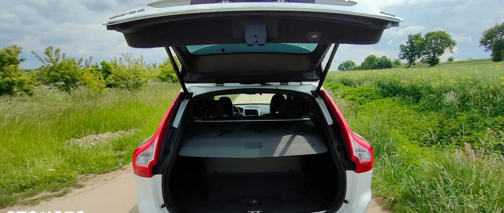 Volvo XC 60 cena 77400 przebieg: 150000, rok produkcji 2015 z Słupsk małe 154